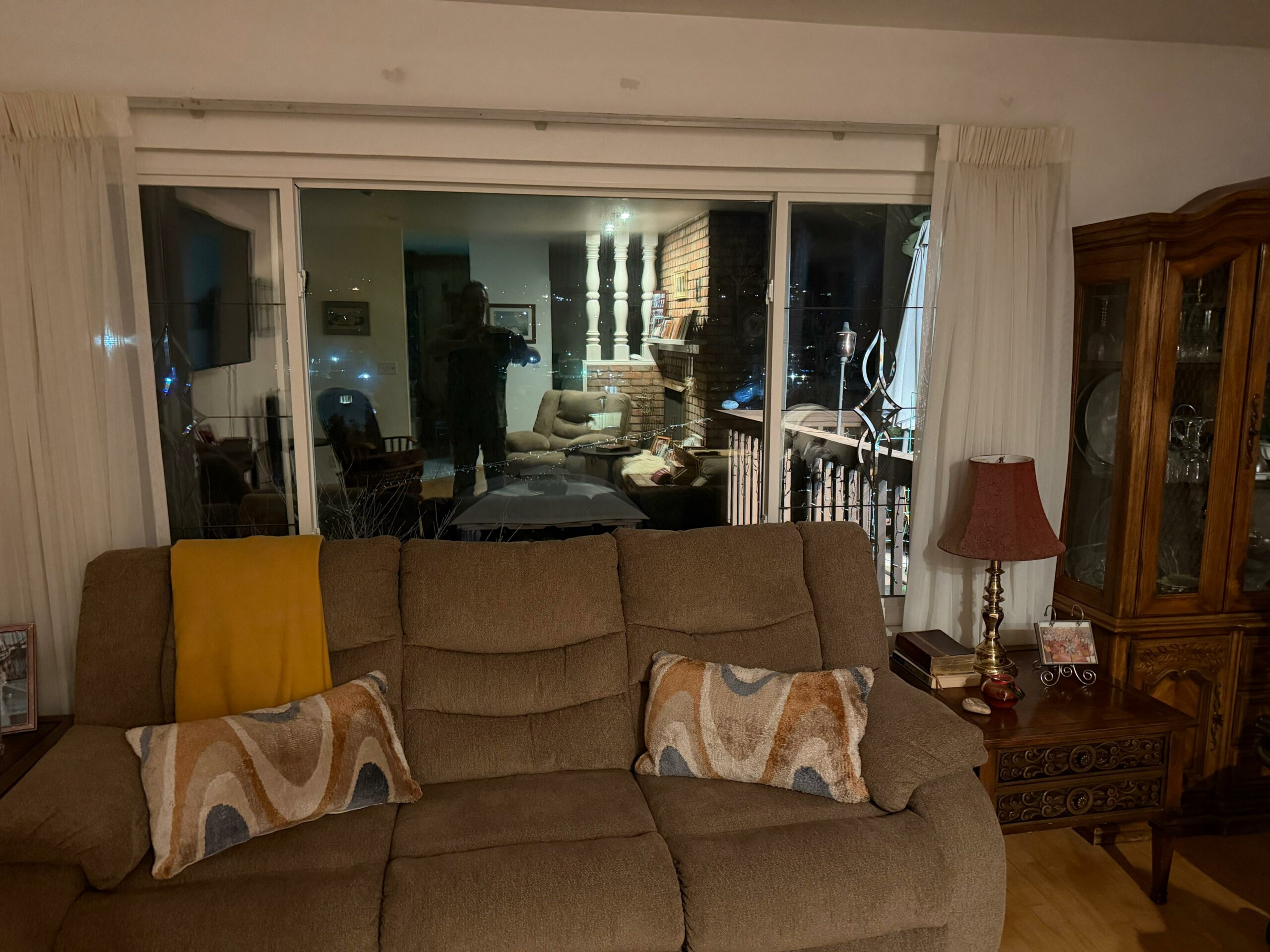 WhatsApp Image 2026-02-07 at 12.46.13 PM3 Masterpiece 900 Series Leaded Glass Windows 4